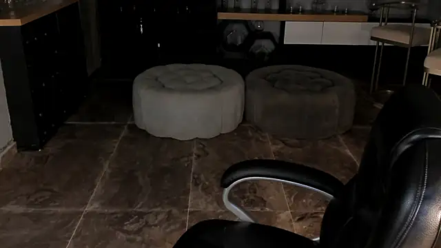 MadelineFox online show from February 19, 2026, 8:10 am