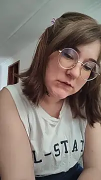 Snapshot of HunnyyLove chatting on October 13, 2025, 4:40 pm HunnyyLove online show from October 13, 2025, 4:40 pm