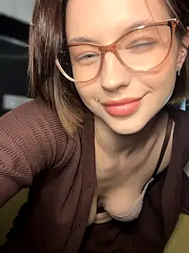 Camilla Railian online show from December 3, 2024, 4:39 pm