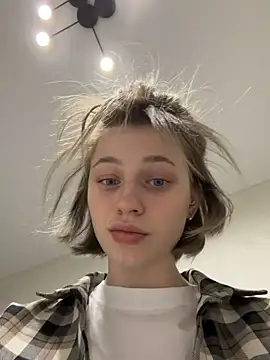 Camilla Railian online show from April 7, 2026, 5:13 pm