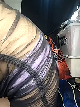  Shimmerlyn  online show from March 6, 2026, 6:32 am