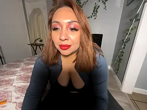 linalooove online show from October 19, 2025, 4:13 am