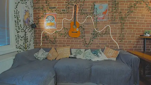 yamy yamy yamy online show from November 1, 2025, 10:50 am