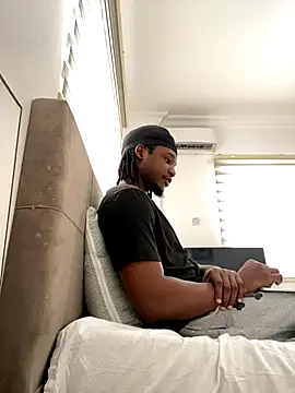 Snapshot of finefinance chatting on November 6, 2025, 6:36 am finefinance online show from November 6, 2025, 6:36 am