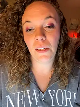 AuroraSummers online show from October 29, 2025, 3:09 am