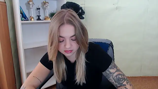 Snapshot of CrazyGloria chatting on September 25, 2025, 5:55 am CrazyGloria online show from September 25, 2025, 5:55 am