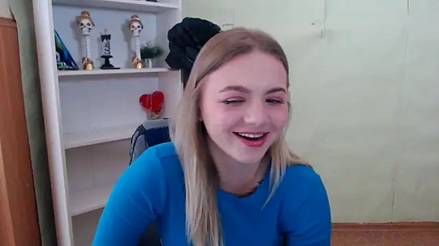 Snapshot of CrazyGloria chatting on October 3, 2025, 5:48 am CrazyGloria online show from October 3, 2025, 5:48 am