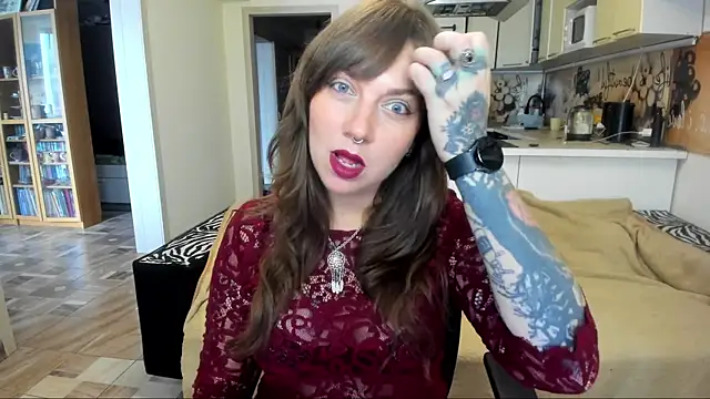 StacyTigerr online show from October 2, 2025, 8:32 am