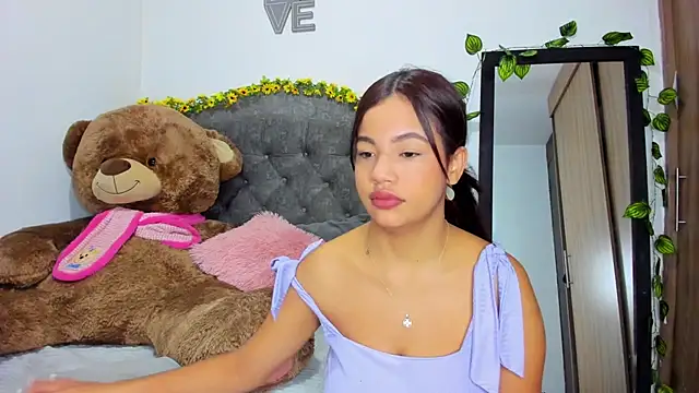 AnahiRivera online show from October 13, 2025, 10:59 am