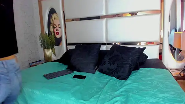 celestestars online show from October 15, 2025, 9:26 pm