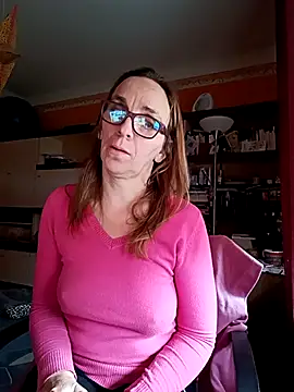 Snapshot of Dettybitch40 chatting on October 27, 2025, 8:07 am Dettybitch40 online show from October 27, 2025, 8:07 am