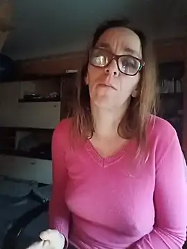 Snapshot of Dettybitch40 chatting on December 2, 2025, 1:17 pm Dettybitch40 online show from December 2, 2025, 1:17 pm