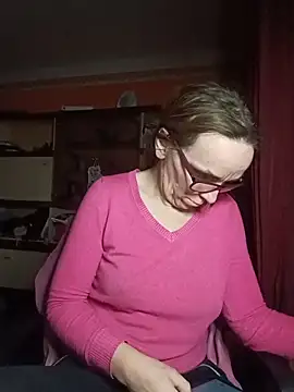 Snapshot of Dettybitch40 chatting on December 20, 2025, 7:32 pm Dettybitch40 online show from December 20, 2025, 7:32 pm