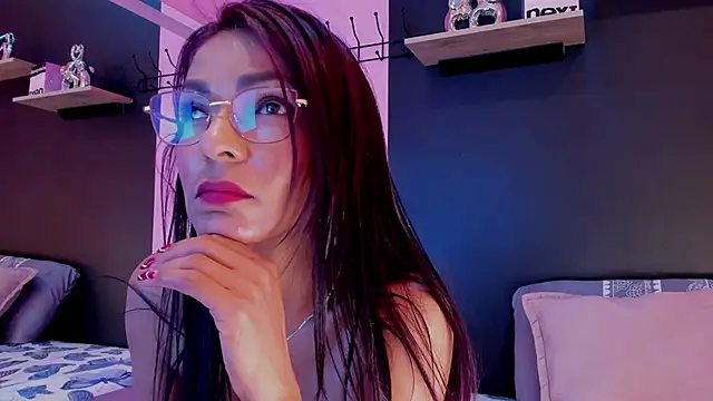 HannaPetit online show from January 26, 2025, 2:30 pm