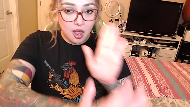 nativepumpkin95 online show from January 1, 2025, 5:43 am