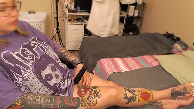 nativepumpkin95 online show from January 3, 2025, 6:44 am