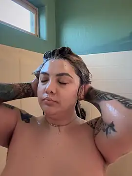 nativepumpkin95 online show from January 4, 2025, 11:59 pm