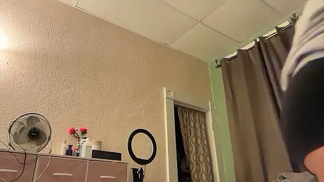 nativepumpkin95 online show from November 24, 2025, 3:06 am