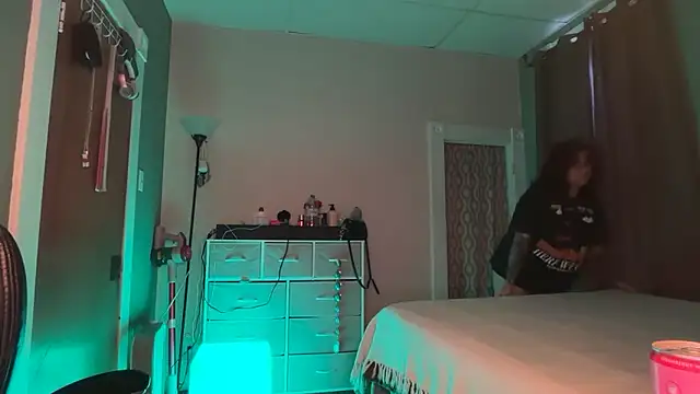 nativepumpkin95 online show from April 2, 2026, 11:46 pm