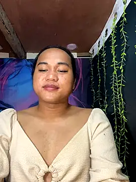 bettina love online show from December 3, 2025, 3:43 pm