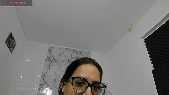 emilyconer online show from November 3, 2025, 12:13 am