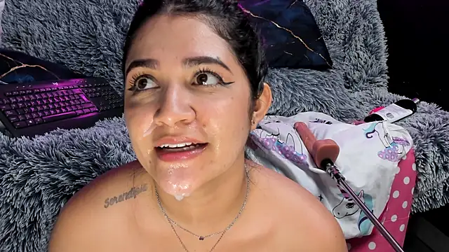 Emilyjhonson 01 online show from October 1, 2025, 2:12 pm