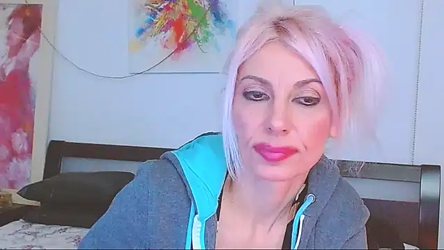 HoneyLara online show from February 12, 2025, 1:52 am