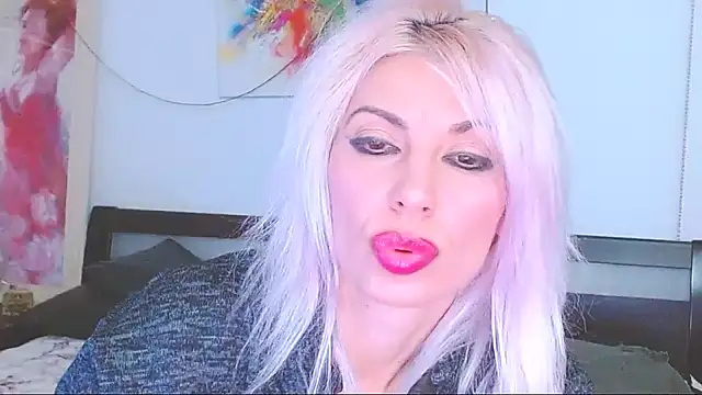 HoneyLara online show from February 17, 2025, 8:04 pm