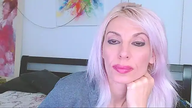 HoneyLara online show from February 19, 2025, 5:49 am