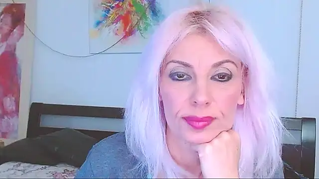 HoneyLara online show from February 19, 2025, 8:20 pm