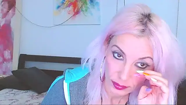 HoneyLara online show from February 28, 2025, 9:01 pm