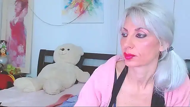 Snapshot of HoneyLara chatting on December 19, 2025, 6:59 pm HoneyLara online show from December 19, 2025, 6:59 pm