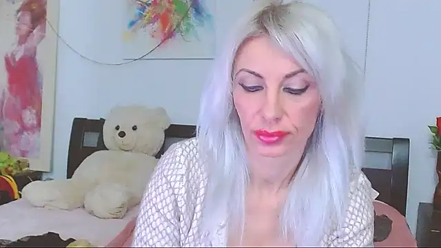 Snapshot of HoneyLara chatting on December 22, 2025, 6:38 pm HoneyLara online show from December 22, 2025, 6:38 pm