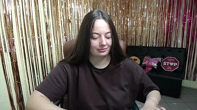 Snapshot of MilanaPrice chatting on September 12, 2025, 5:40 am MilanaPrice online show from September 12, 2025, 5:40 am