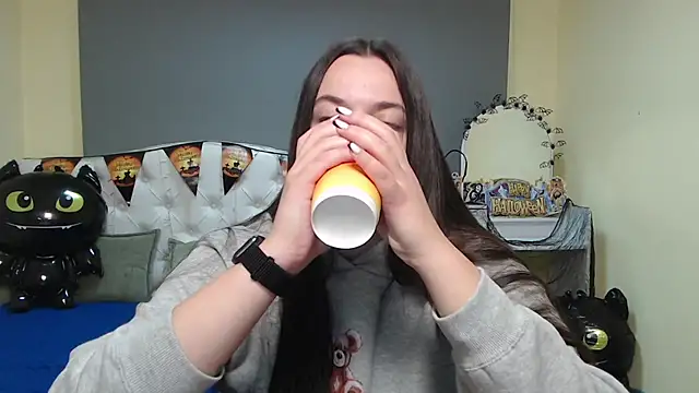 Snapshot of MilanaPrice chatting on October 24, 2025, 5:15 am MilanaPrice online show from October 24, 2025, 5:15 am