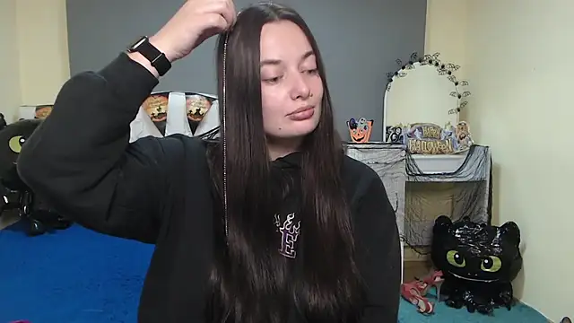 Snapshot of MilanaPrice chatting on November 2, 2025, 8:06 am MilanaPrice online show from November 2, 2025, 8:06 am