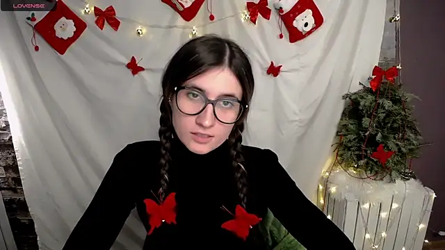 MaryEm976 online show from December 11, 2024, 3:05 pm