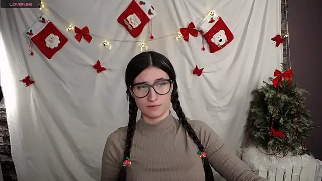 MaryEm976 online show from December 12, 2024, 12:01 pm