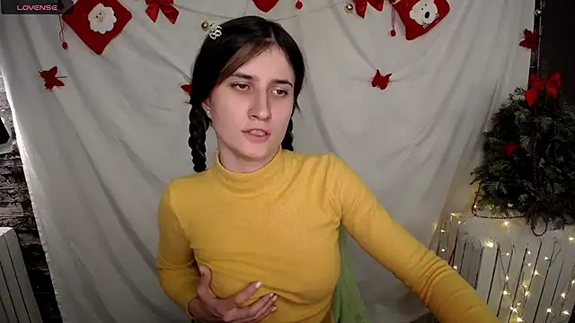 MaryEm976 online show from December 14, 2024, 3:47 pm