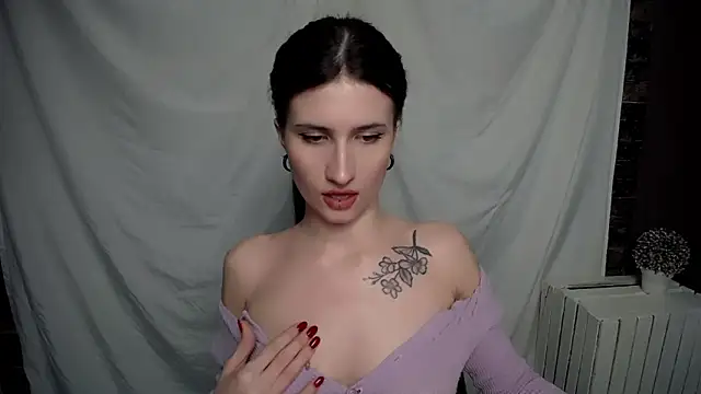 MaryEm976 online show from February 12, 2025, 8:06 am