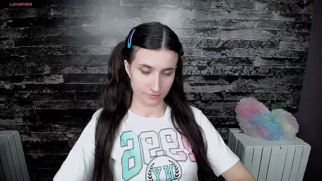 MaryEm976 online show from March 18, 2025, 11:41 am