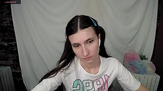 MaryEm976 online show from March 18, 2025, 3:10 pm