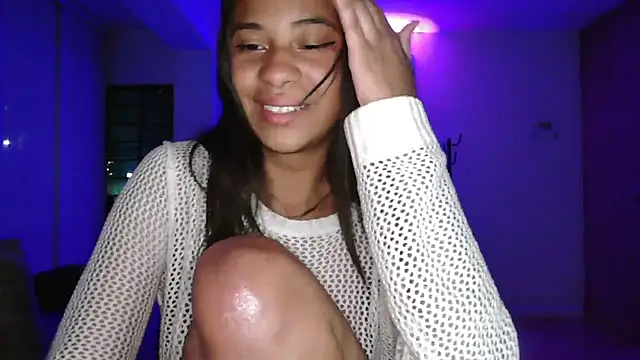 Snapshot of dark_enchantress_ chatting on October 21, 2025, 12:33 am dark enchantress online show from October 21, 2025, 12:33 am