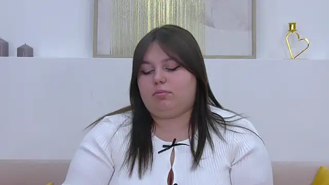 LillianKim online show from January 19, 2025, 9:45 pm