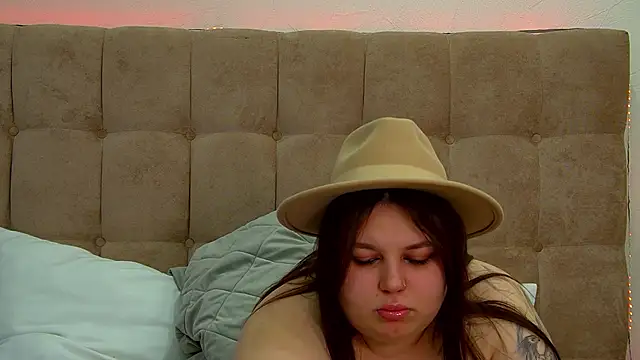 LillianKim online show from March 7, 2025, 10:21 pm