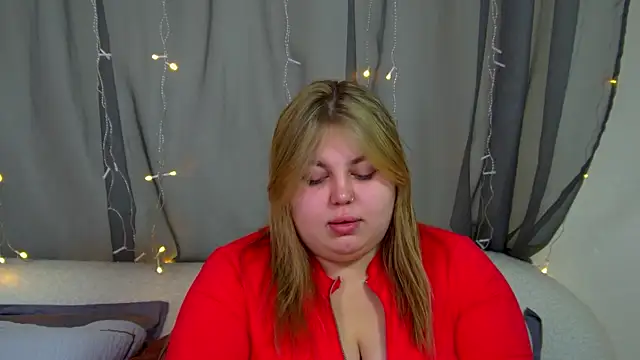 LillianKim online show from November 13, 2025, 6:40 pm