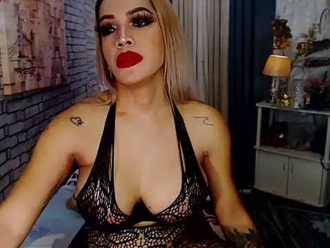 Snapshot of QueenDivineTsx chatting on September 9, 2025, 5:12 pm QueenDivineTsx online show from September 9, 2025, 5:12 pm