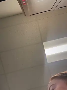 cinnatitties online show from October 3, 2025, 7:44 pm