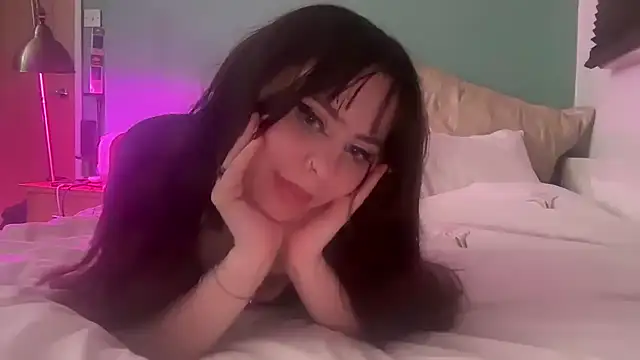 crystalsbaby online show from April 13, 2026, 11:43 pm