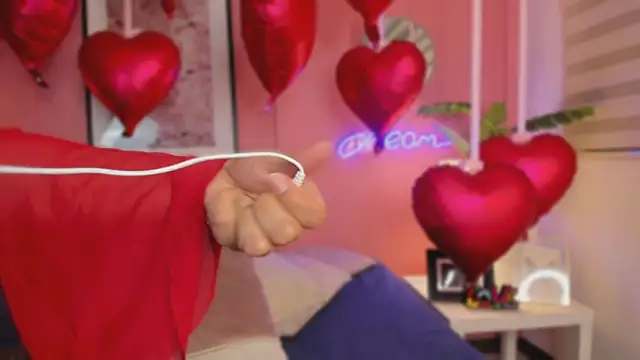 Snapshot of SoySaraa chatting on February 14, 2026, 6:21 am SoySaraa online show from February 14, 2026, 6:21 am